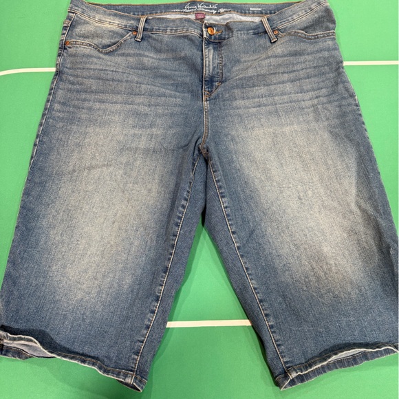 Gloria Vanderbilt Women's Blue Jean Shorts - Picture 1 of 7